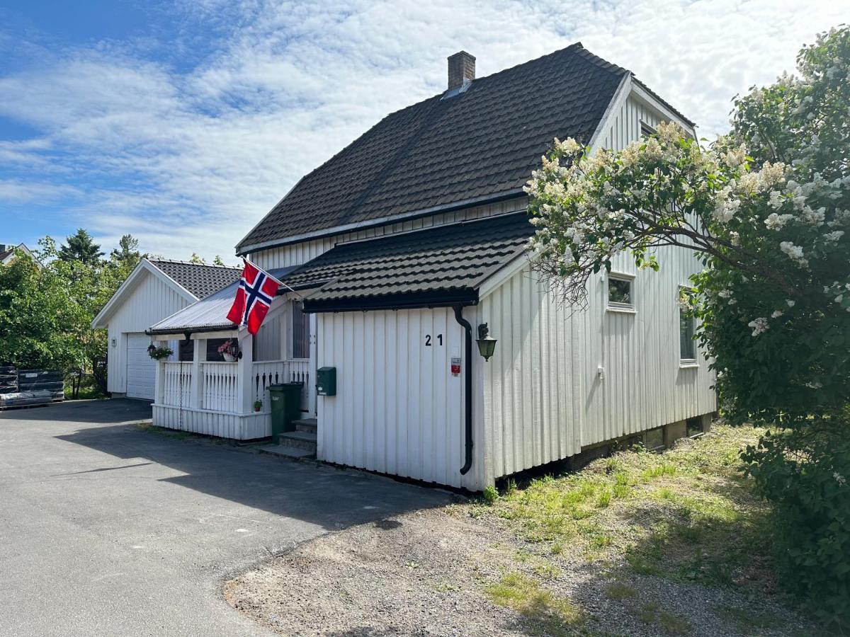 Oslo House, Nedre Kjellerstuvei, First Floor, Twin Room Lillestrøm Eksteriør bilde